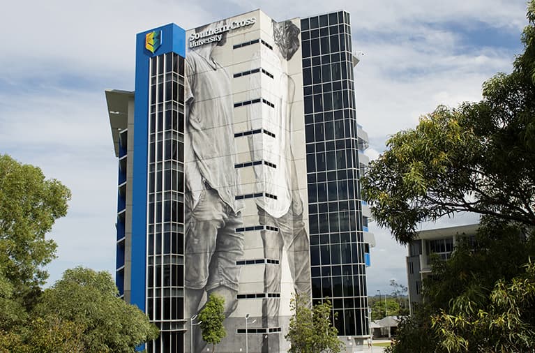 Students at Uni Campus